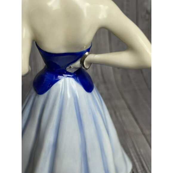 ROYAL DOULTON Moonlight Gaze HN4362 - 2002 Lady of the Year - Picture 6 of 14